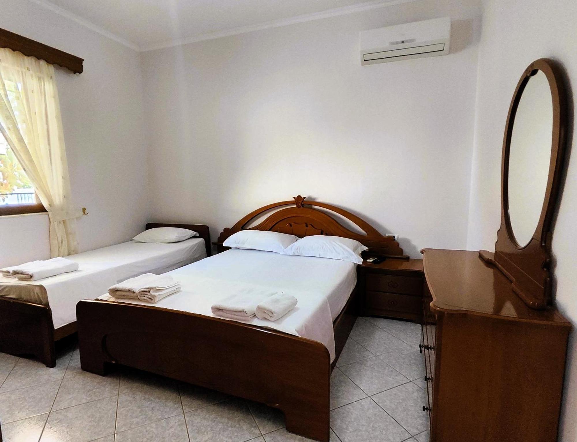 Hola Rooms Ksamil Exterior photo